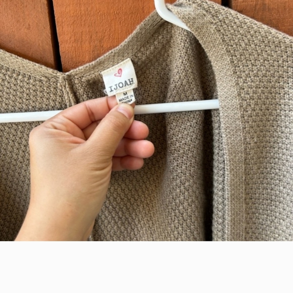 4/$25 I❤️Joah knit cardigan